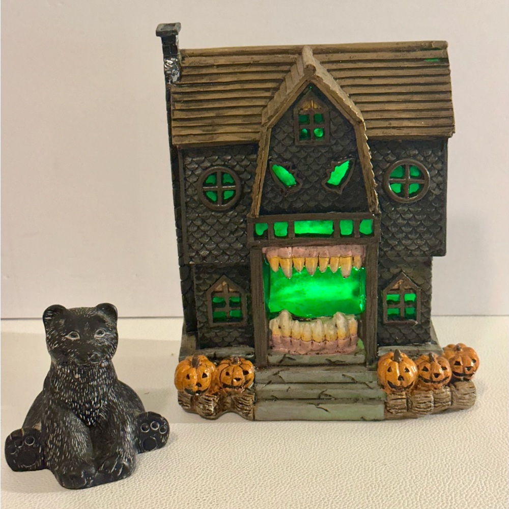 Light-Up Haunted House Halloween Decor Set w/ Bear • Resin LED Spooky Display